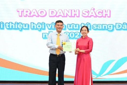 Quận 6 (TPHCM): Giới thiệu 65 hội viên ưu tú cho tổ chức Đảng xem xét, bồi dưỡng nhân dịp 8/3