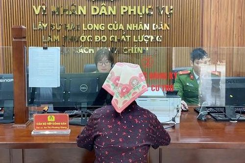 Hưng Yên: Công an xã tăng cường tiếp đón người dân đến giải quyết công việc sau khi bỏ công an huyện