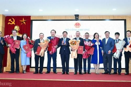 Bộ Công Thương công bố quyết định về công tác cán bộ sau tinh gọn bộ máy