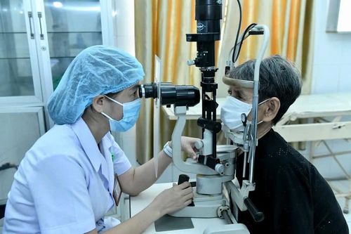 Chú trọng nâng cao y đức trong giai đoạn mới