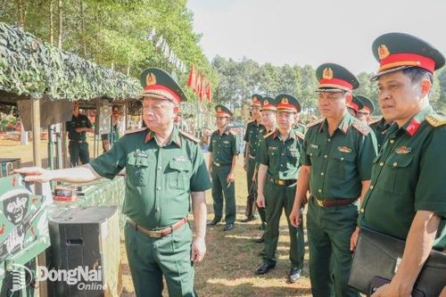 Kiểm tra công tác huấn luyện và nhiệm vụ A50 tại các đơn vị