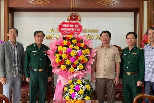 Lãnh đạo huyện Ia Grai thăm, chúc mừng Bộ Chỉ huy Bộ đội Biên phòng tỉnh và 2 đồn biên phòng Ia O, Ia Chía