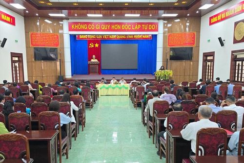Thường trực Thành ủy Pleiku làm việc với các tổ chức cơ sở Đảng được tiếp nhận và chuyển giao