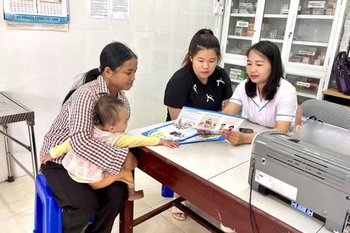 Chăm sóc sức khỏe bà mẹ, trẻ em: Chú trọng ở vùng sâu, vùng xa