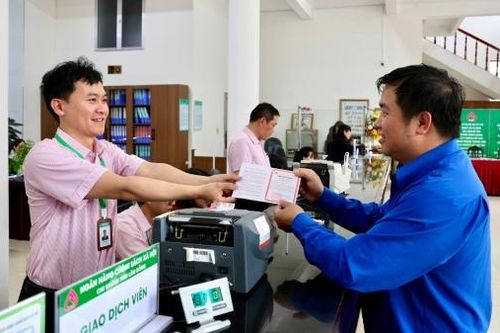 Lâm Đồng phát động Tháng gửi tiết kiệm chung tay vì người nghèo năm 2025