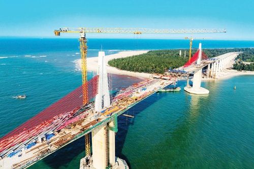 Giải phóng mặt bằng, đẩy nhanh tiến độ cầu qua cửa biển Thuận An