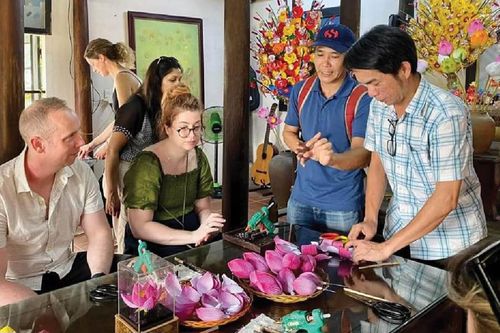 Phát triển du lịch từ kết nối làng nghề