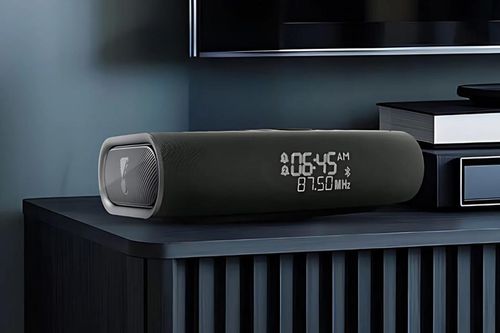 JBL ra mắt loa Bluetooth kiêm đồng hồ báo thức: Có sạc không dây 5W cho điện thoại, giá 3,5 triệu đồng