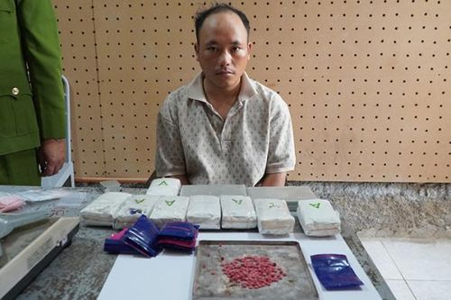Khen thưởng các đơn vị phá chuyên án thu giữ 2 bánh heroin, 18.000 viên MTTH