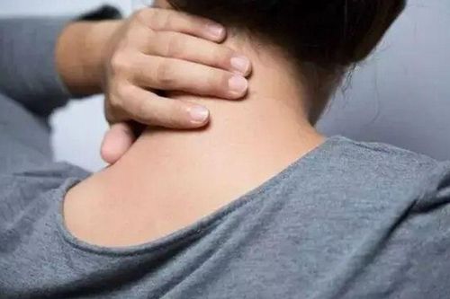 Đi massage cổ vai gáy, người phụ nữ nguy kịch phải nhập viện: Sai lầm nhiều người mắc phải cần bỏ ngay