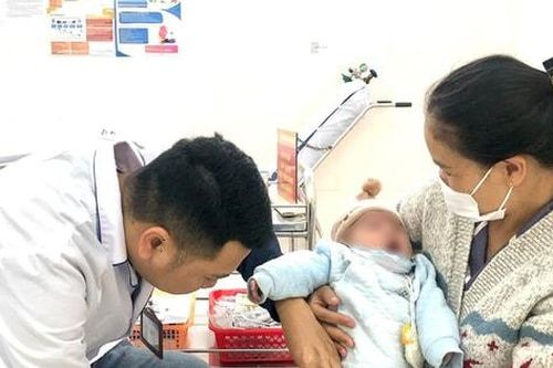 Phát động chiến dịch 'Bảo vệ bé từ những bước đầu tiên'