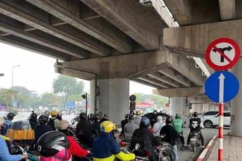 Nghiên cứu điều chỉnh nút giao có nhiều xe máy dừng chờ khi có đèn xanh
