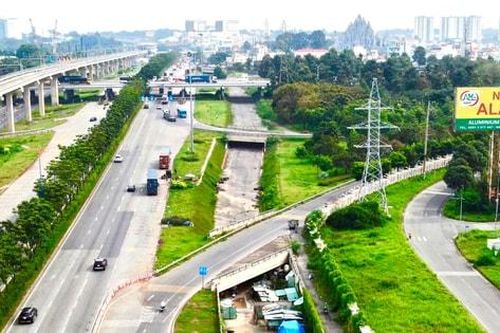 Mở rộng Xa lộ Hà Nội: Vì sao 15 năm chưa hoàn thành?