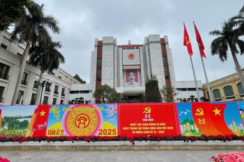 Nhiều hoạt động kỷ niệm 95 năm Ngày thành lập Đảng bộ thành phố Hà Nội