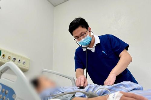 Người phụ nữ hôn mê chỉ sau một ngày sốt