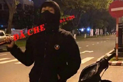 Triệu tập thanh niên đăng clip vác kiếm lên mạng kèm tuyên bố gây sốc