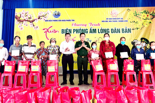 Bộ đội Biên phòng hết lòng vì dân