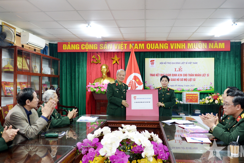 Bàn giao kết quả giám định gene xác định danh tính liệt sĩ