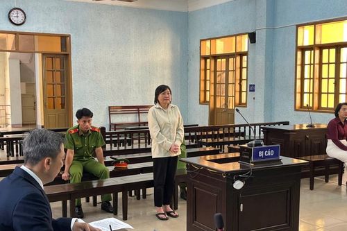 Lừa tiền, trả án!