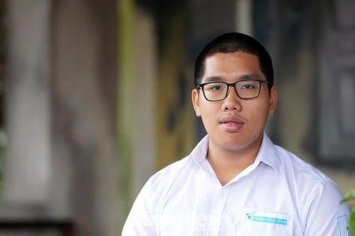 Gặp gỡ chàng trai 'nói chuyện' với thế giới bằng những con số và dòng code