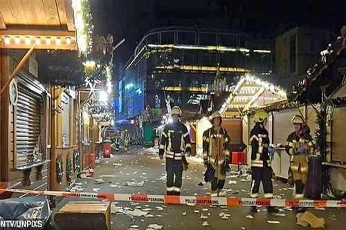 Nhìn lại những vụ lao xe vào đám đông kinh hoàng trên thế giới