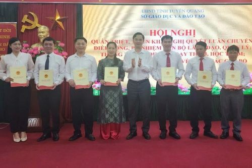 Sở GD&ĐT Tuyên Quang công bố quyết định sắp xếp tổ chức bộ máy, công tác cán bộ