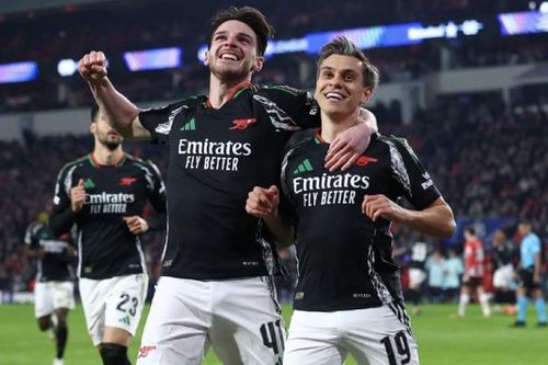 Đánh bại PSV, Arsenal đặt một chân vào tứ kết Champions League