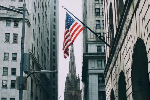 Người Mỹ ồ ạt nhập tịch Anh sau khi ông Trump tái đắc cử