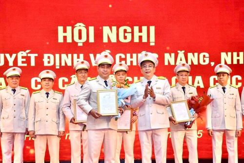 Ông Nguyễn Huy Hồng làm Chi cục trưởng Chi cục Thuế Khu vực VIII