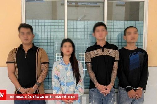 Làm việc với nhóm đối tượng cầm hung khí xông vào quán nhậu đánh người