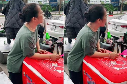Lời trách móc 'chói tai' của người phụ nữ phát cơm từ thiện gây xúc động