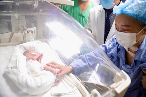 Hai bệnh viện hàng đầu cứu mẹ con người phụ nữ trẻ bị ung thư giai đoạn cuối