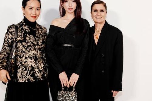 Ngoại hình khác lạ của Thùy Tiên tại show diễn của Dior