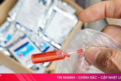Tôi đi mua thuốc diệt chuột...