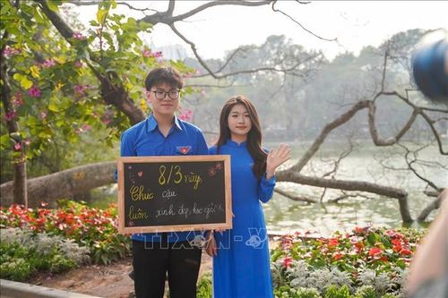 Rộn ràng không khí chào mừng Ngày Quốc tế Phụ nữ 8/3
