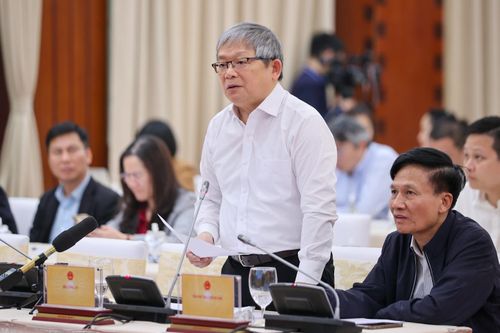 Người dân thực hiện nhiều thủ tục hành chính tại Công an cấp xã
