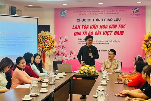 Lan tỏa văn hóa dân tộc qua tà áo dài Việt Nam