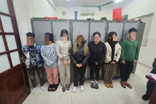 Vụ thiếu nữ 17 tuổi bị đánh hội đồng giữa đường: Khởi tố 2 đối tượng