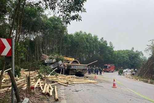 2 xe tải đối đầu trên Quốc lộ 12A, 2 người tử vong tại chỗ