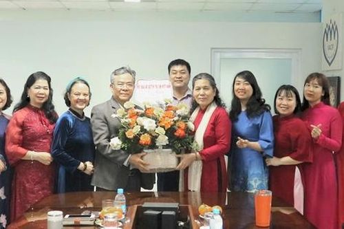 Hội Bảo vệ quyền trẻ em Việt Nam gặp mặt, chúc mừng các nữ đoàn viên công đoàn