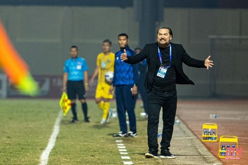 HLV Popov bất ngờ chia tay CLB Đông Á Thanh Hóa