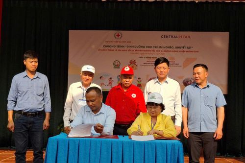 Khánh thành, bàn giao 3 bếp ăn bán trú cho học sinh Điện Biên