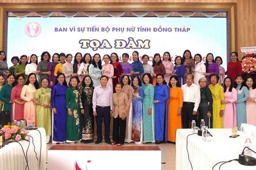 Phát huy vai trò của phụ nữ trong xây dựng chuẩn mực con người Đồng Tháp thời đại mới