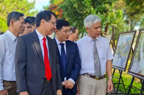 Triển lãm ảnh 'Gia Lai 50 năm xây dựng và phát triển' diễn ra từ ngày 14-3 đến 4-5