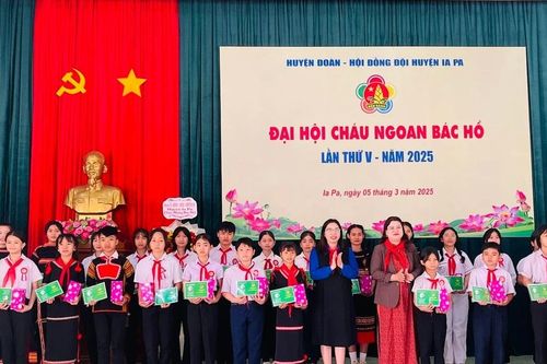 Ia Pa tuyên dương 84 gương 'Cháu ngoan Bác Hồ'