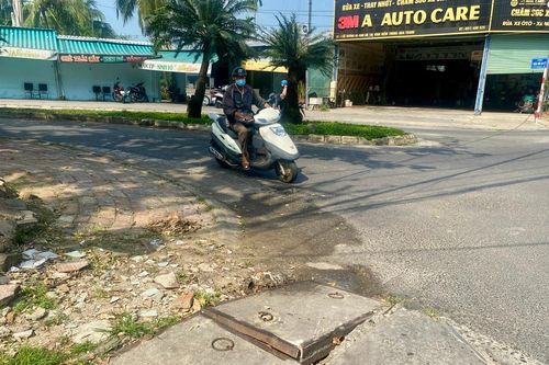 Tại Khu đô thị Vĩnh Điềm Trung (TP. Nha Trang): Nắp hố ga ở ngã ba đường Gò Găng bị hư hỏng