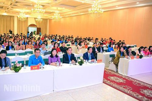 Tập huấn công tác tuyên giáo và nữ công công đoàn