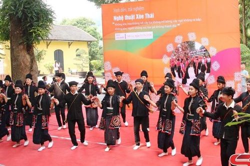 Làm giàu hơn bản sắc văn hóa các dân tộc
