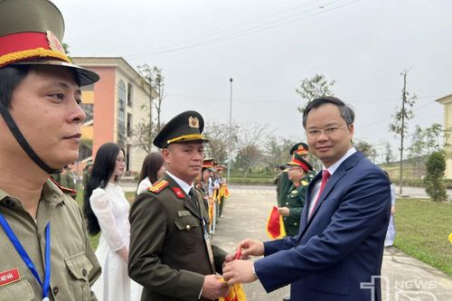 Trên 300 học sinh THPT tham gia Hội thi quốc phòng và an ninh