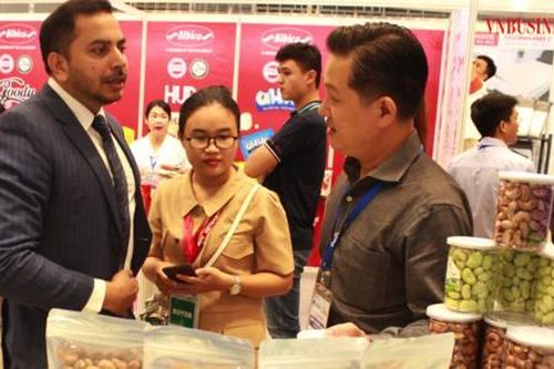 Giữa căng thẳng thương mại 'leo thang', doanh nghiệp xuất khẩu Việt cần hành động ra sao?
